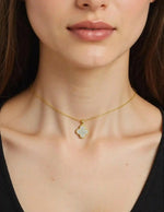 golden_clover_necklace_for_women_montreal_minimalist_jewelry_biya_accessoires_canada