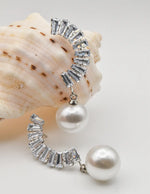 crystal_pearl_arc_ear_wings close-up with baguette crystals and pearl drop