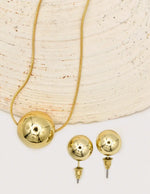 gold dainty circle pendant necklace canada with statement earrings, layering necklaces for women, tiktok viral necklaces trending in montreal