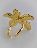 floral_gold_tone_ring_with_delicate_design