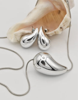 molten_pebble_silver_duo_set_modern_necklace_and_earrings_montreal_minimalist_jewelry