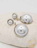 earrings_drop_earrings_montreal_minimalist_pearl_drops_goden_bezel_jewellery_canada